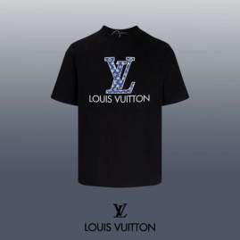 Picture of Louis Vuitton T Shirts Short _SKULVXS-Lsxtx247053